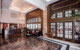 D'세노파티 말리오보로 그랜드 호텔