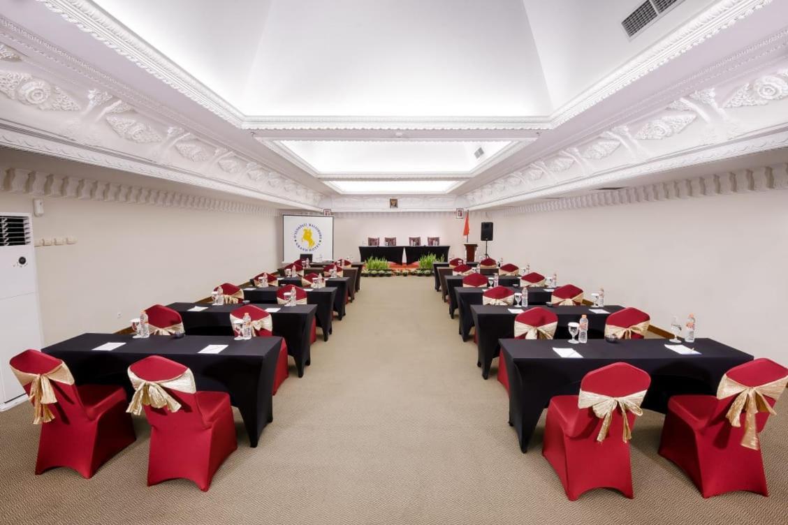 D'세노파티 말리오보로 그랜드 호텔 요그야카르타 외부 사진