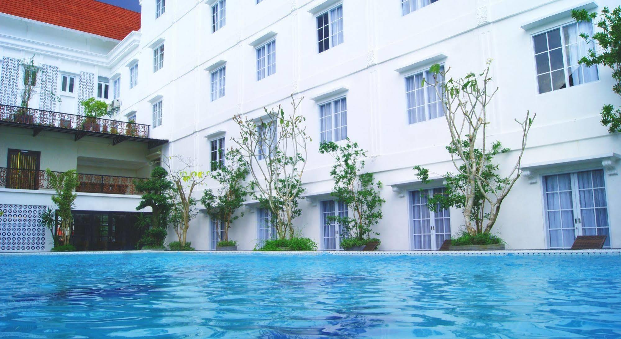 D'세노파티 말리오보로 그랜드 호텔 요그야카르타 외부 사진